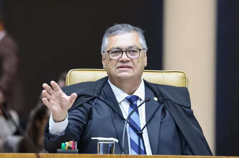 Dino suspende quebra de sigilo de Lulinha e outros alvos da CPI do INSS
