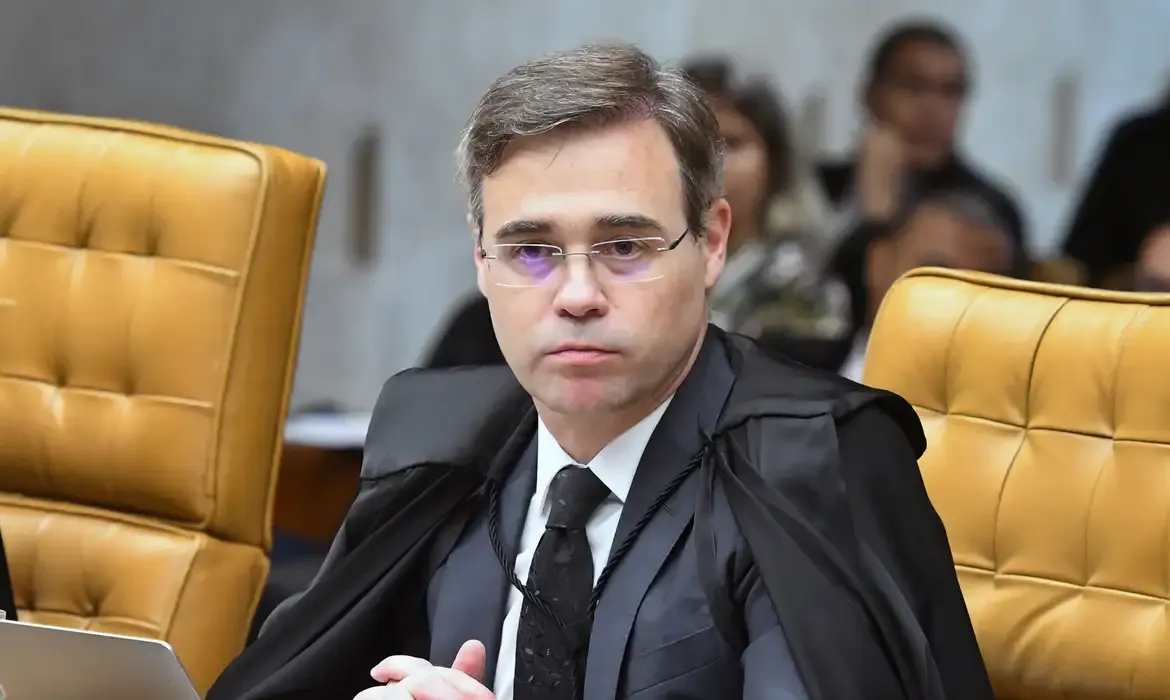 Deputado propõe conceder título de Cidadão Cearense ao ministro André Mendonça