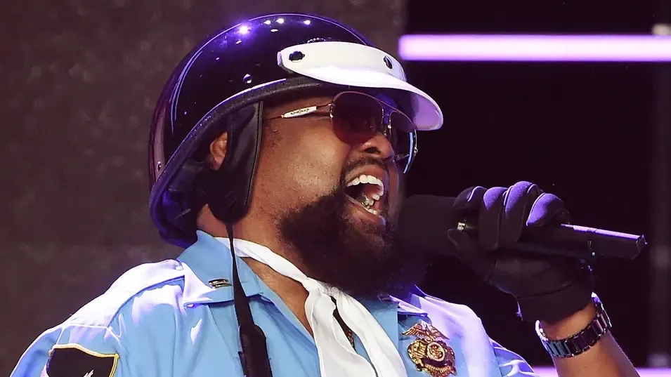 Morre Victor Willis, vocalista do Village People, aos 74 anos