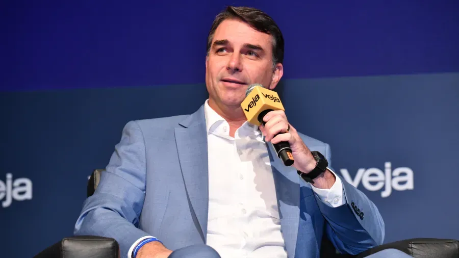 Flávio Bolsonaro critica Michelle após publicação sobre Daniel Vorcaro: 