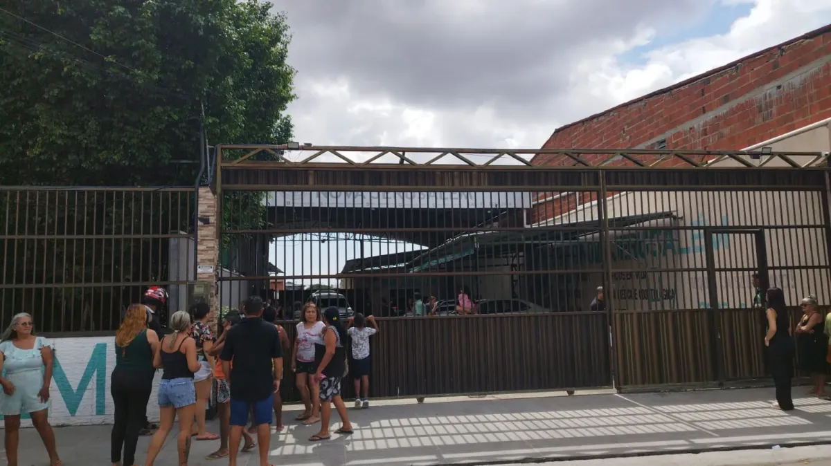 Bebê vítima de estupro é sepultada sob forte comoção em Caucaia