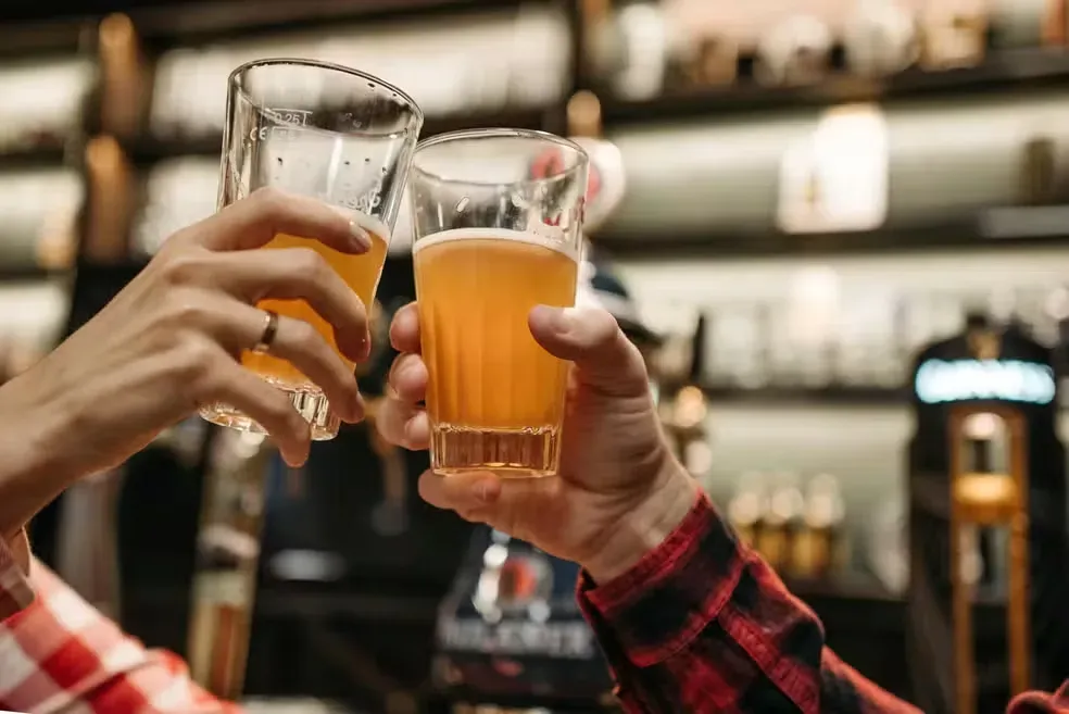 Consumo diário de álcool pode aumentar risco de câncer, aponta estudo