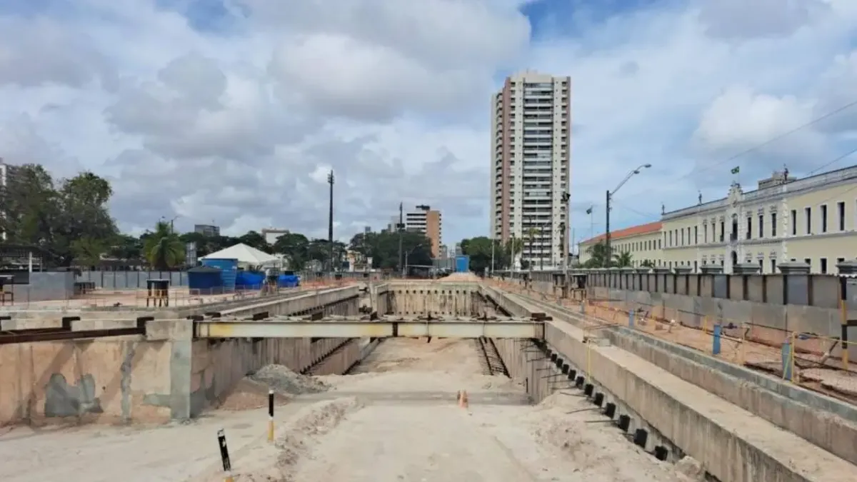 Trecho da Avenida Santos Dumont é liberado após 12 anos de interdição em Fortaleza